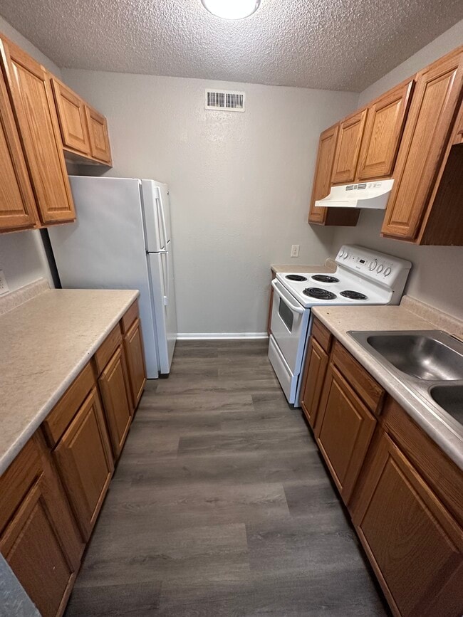 2nd Bedroom Kitchen - Central Park Village