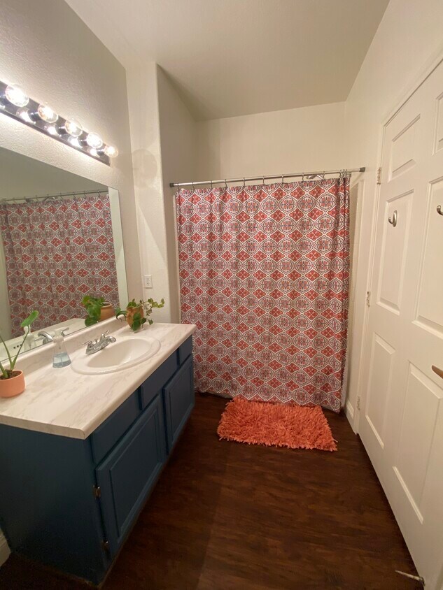 Foto del edificio - 3400 Cabana Dr