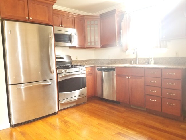 Building Photo - 258 Longstreet Ave