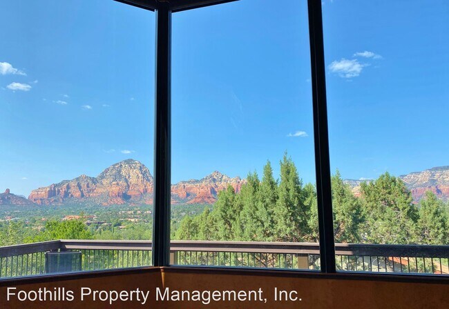 Foto del edificio - 3 br, 2.5 bath House - 390 Birch Blvd