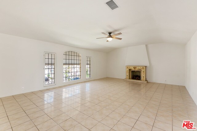 Building Photo - 118 N Mansfield Ave