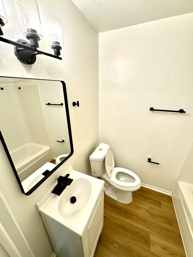 Bathroom - 1945 Preston Ave