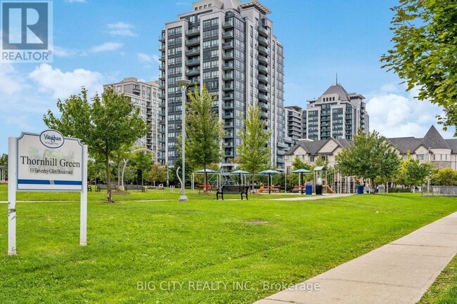 Photo du bâtiment - 7890-7890 Bathurst St