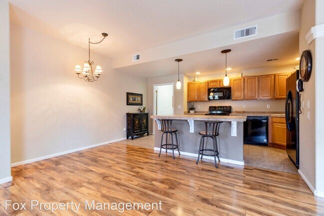 Foto del edificio - 2 br, 2 bath House - 2125 Calais Drive Unit D