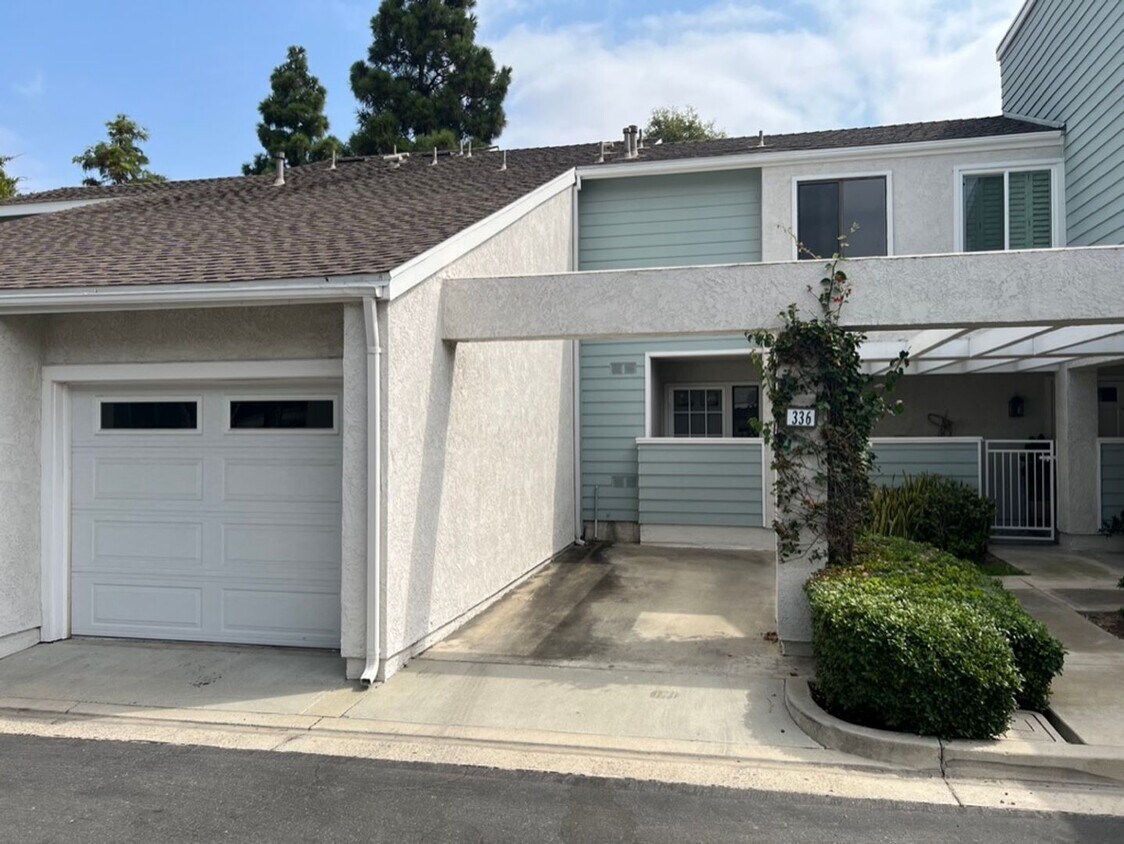 Primary Photo - 2 Bedroom 1.5 Bath Irvine, Ca