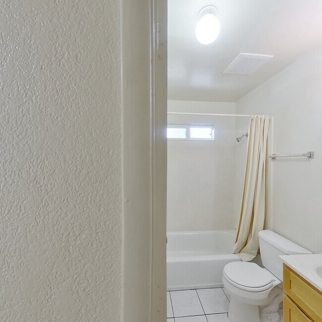 Foto del edificio - 2750 Dwight Way