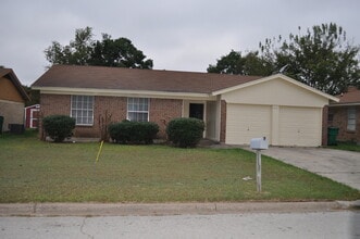 Building Photo - 7513 Meadowbrook Dr