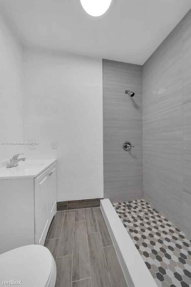 Building Photo - 2 br, 2 bath House - 640 SW 8th Ave # 640 # 8