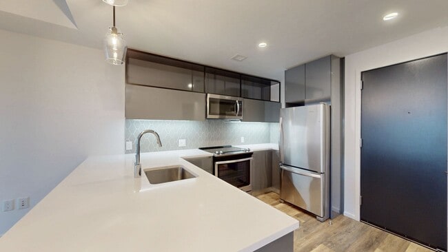 Interior Photo - 345 Harrison