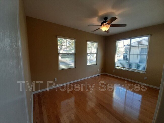 Foto del edificio - 2329 Timsbury Way