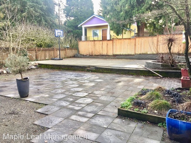 Building Photo - 2 br, 1 bath House - 1251 NE 100th St