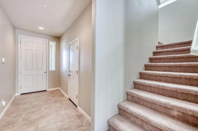 Building Photo - 1304 Royalty Way