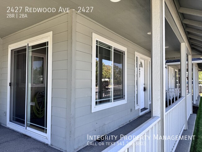 Building Photo - 2427 Redwood Ave