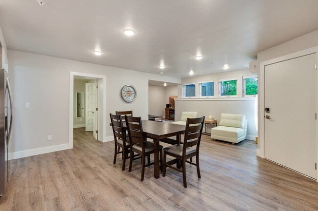 Foto del edificio - 915 E Sherman Ave