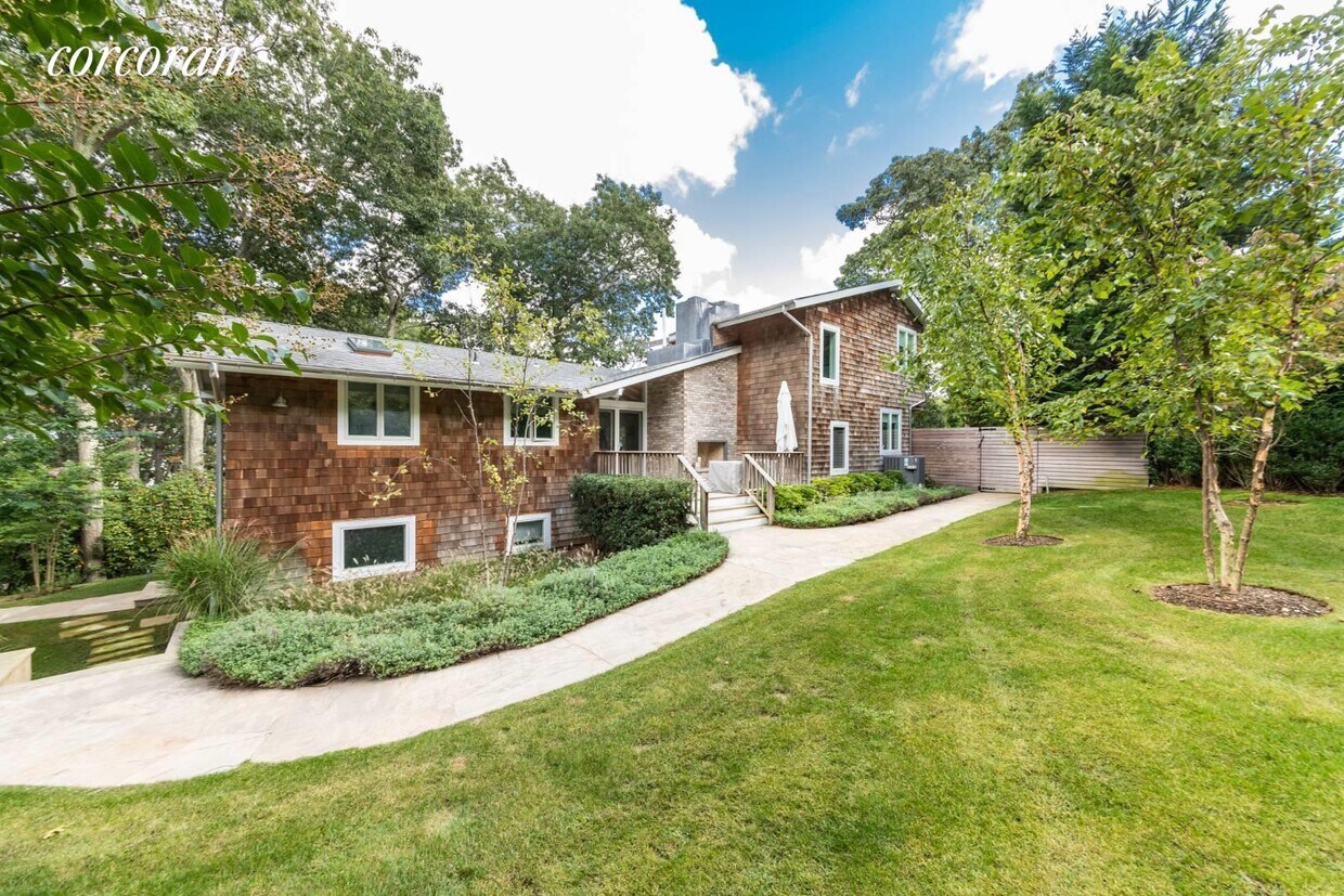 Primary Photo - 30 Springwood Way