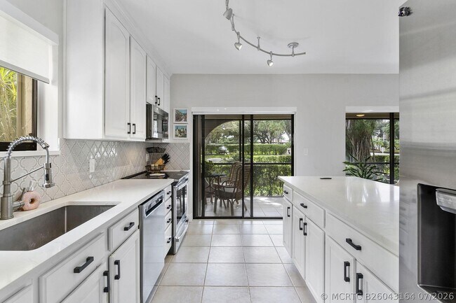 Foto del edificio - 6314 Longboat Ln W
