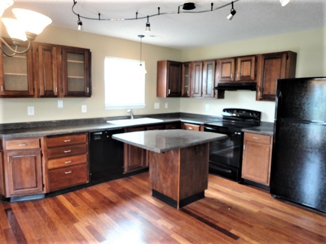 Building Photo - 9892 Cedarstone Ln