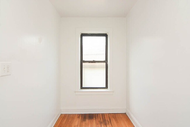 Foto del edificio - 3310 W Schubert Ave