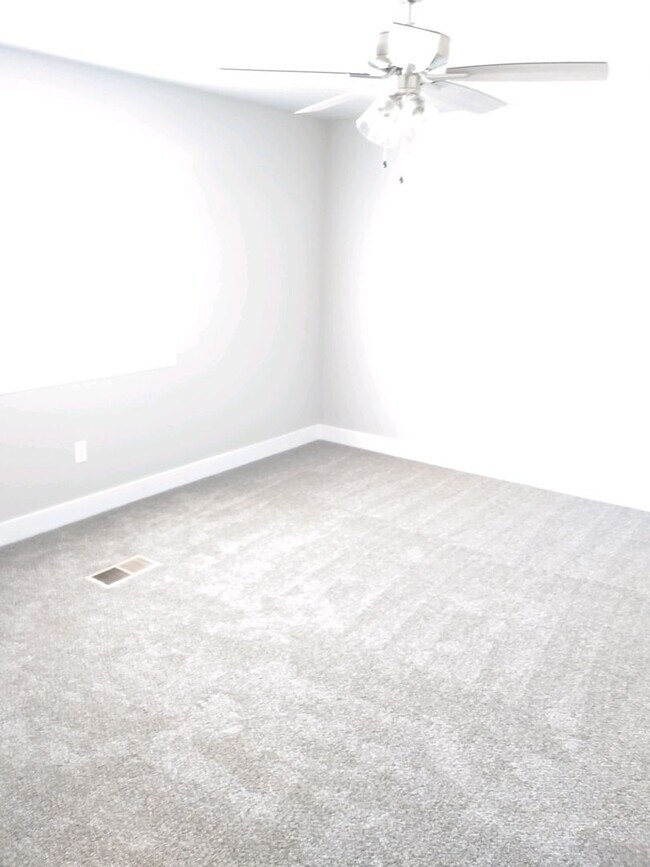 Foto del edificio - New Price! Beautiful Town home in Cedar City