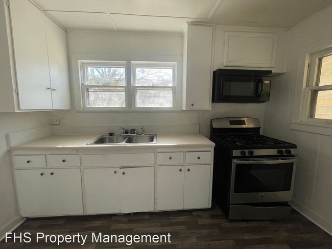 Building Photo - 2 br, 1 bath House - 741 N West Ave