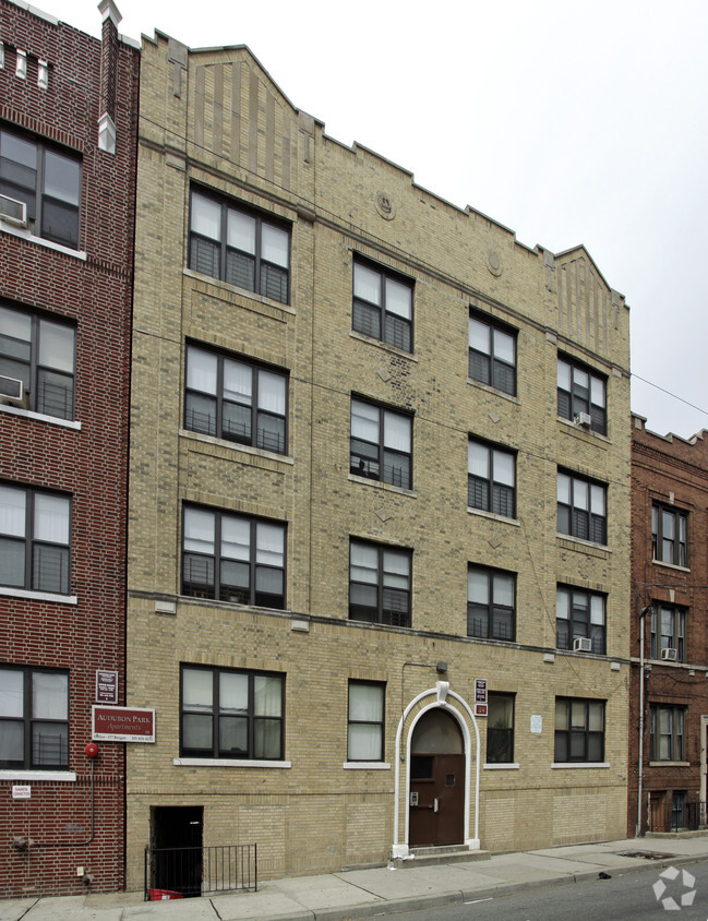 Primary Photo - 89 Bergen Ave
