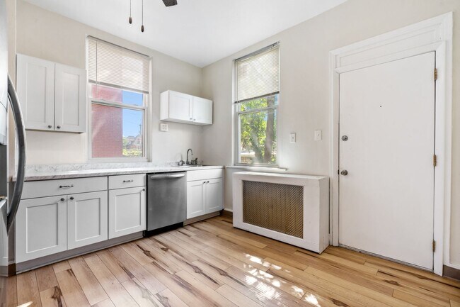 Foto del edificio - 5442 Stanton Avenue