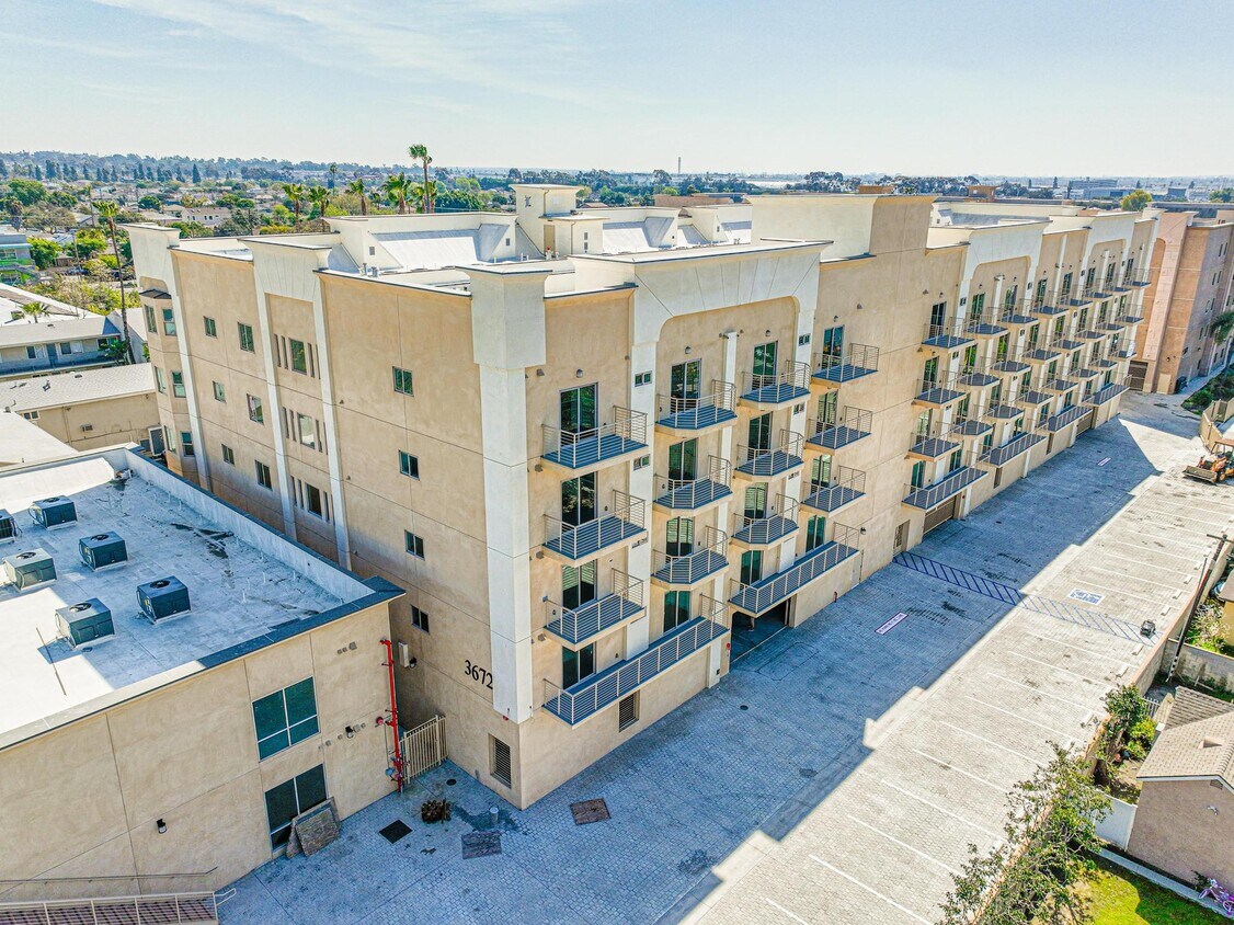 3672 W Imperial Hwy, Inglewood, CA 90303 Condo for Rent in Inglewood