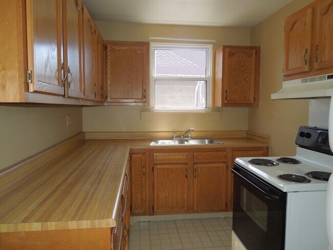Kitchen - 1144 Indiana Ave