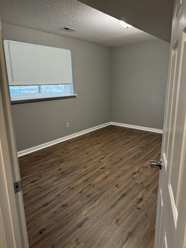 Foto del edificio - 8623 Leatherwood Trl