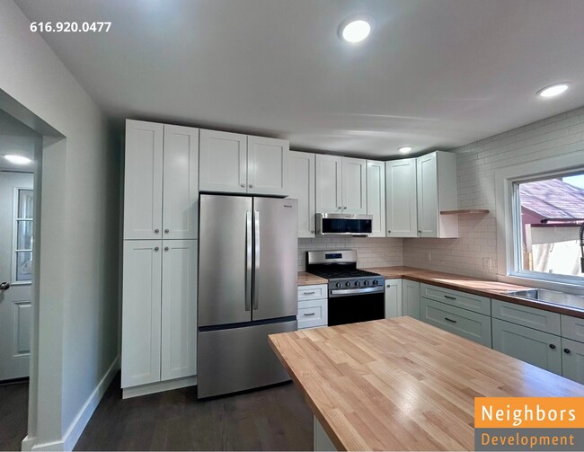 Foto del edificio - 2390 Crestview Dr SW