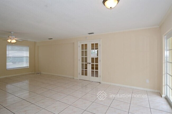 Building Photo - 6952 Tradewind Way