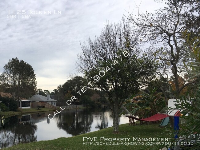 Foto del edificio - 3 bedroom 2 bath lakefront rental home!