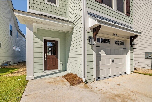 Foto del edificio - 5646 Native Oak Dr