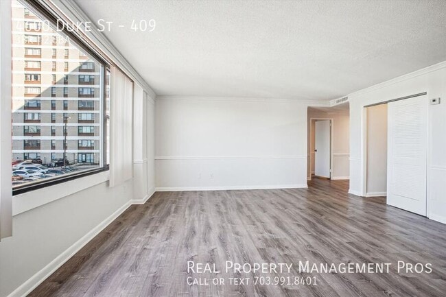 Foto del edificio - 4600 Duke St