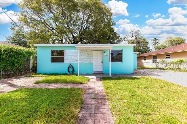 Building Photo - 2210 NW 5th St
