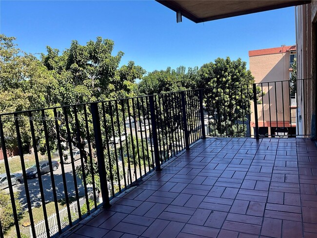 Foto del edificio - 1910 W 56th St