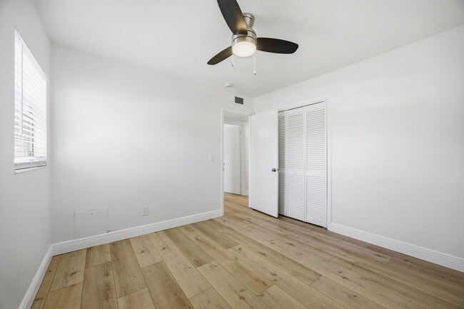 Foto del edificio - 401 Blueberry Ln