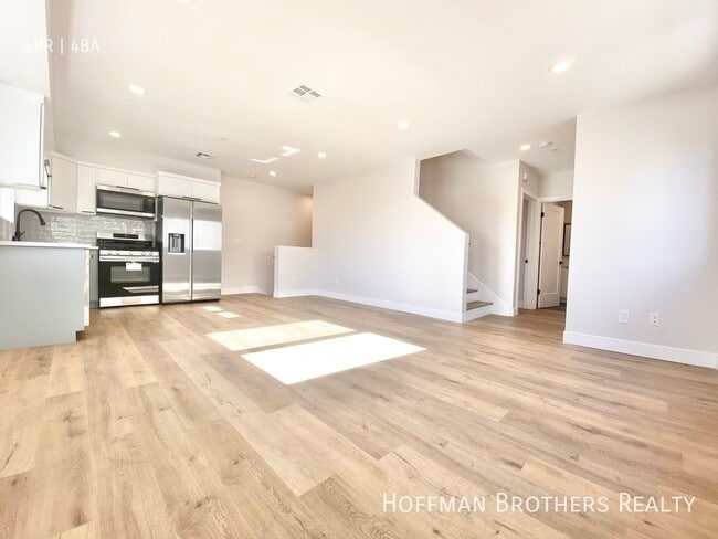 Building Photo - 1726 S Menlo Ave Los Angeles, CA 90006