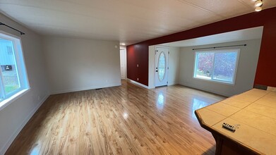 Building Photo - 6356 Ventura Ln