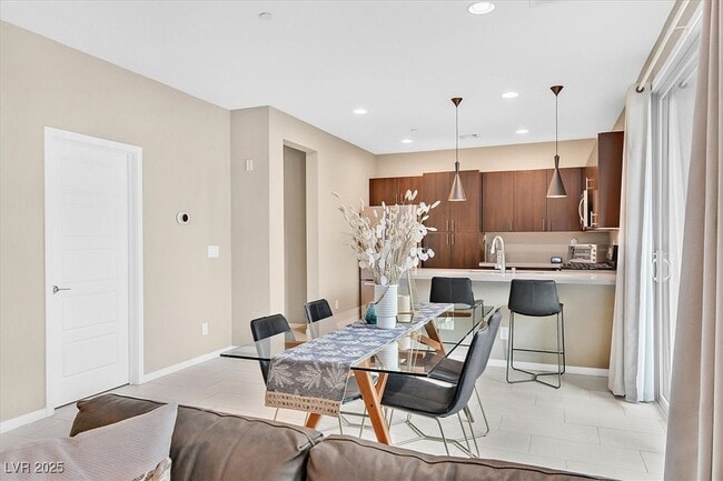 Foto del edificio - 11250 Hidden Peak Ave