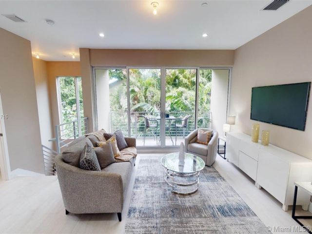 Foto principal - 614 NE 12th Ave
