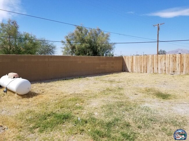 Building Photo - 1273 Court Ave