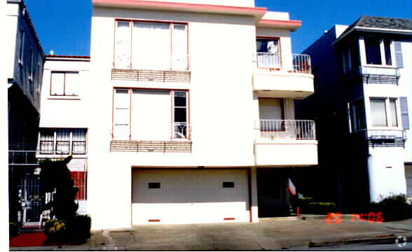 Building Photo - 182 Stanyan St