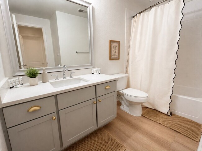 Foto del edificio - 2300 Kathryn Ln