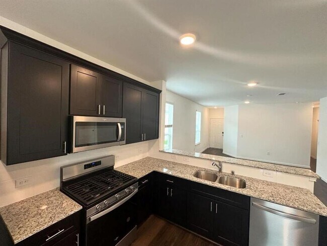 Building Photo - 17615 Gambrel Ln