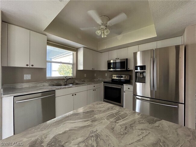 Building Photo - 141 SE 16th Terrace