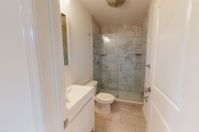 Building Photo - 2 br, 2 bath 4plex - 1528 N Marshall St Un...