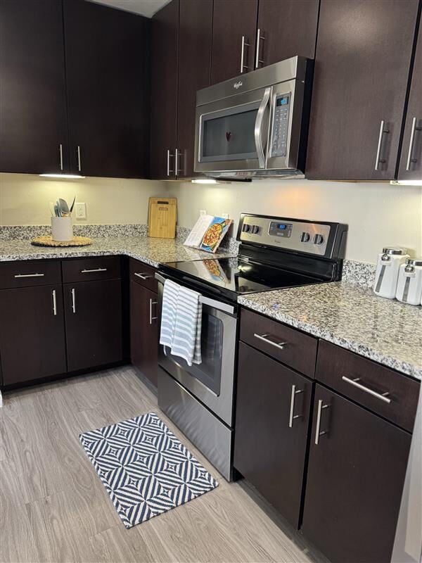 Building Photo - Evergreen Estero