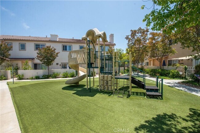 Foto del edificio - 25725 Armstrong Cir