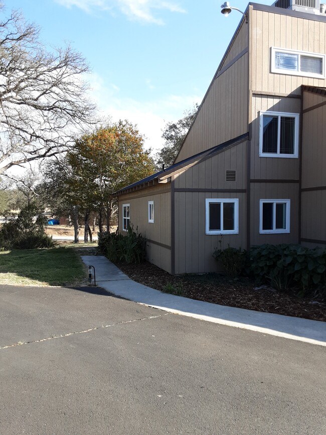 Building Photo - 21445 Wilcox Rd